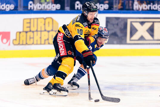 Luleås Einar Emanuelsson och Växjös Keegan Lowe