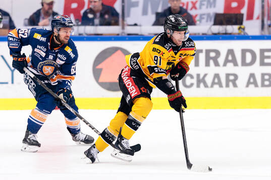 Växjös Manuel Ågren och Luleås Brian O'neil