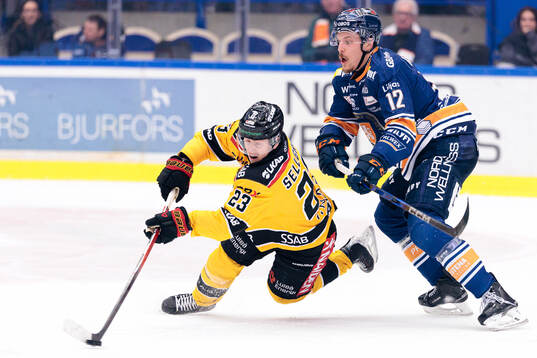 Luleås Jesper Sellgren och Växjös Otto Koivula