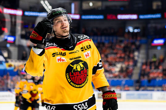 Luleås Markus Nurmi jublar
