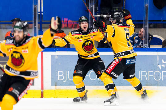 Luleås David Lilja och Markus Nurmi jublar