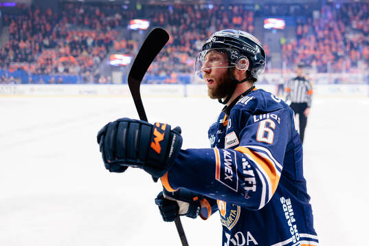Växjös Petter Granberg jublar