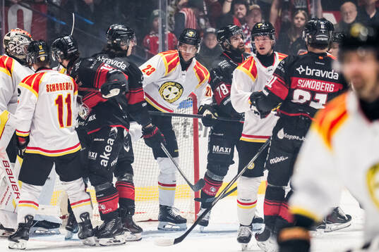 Brynäs Oskar Lindblom och Malmö Redhawks Robin Hanzl