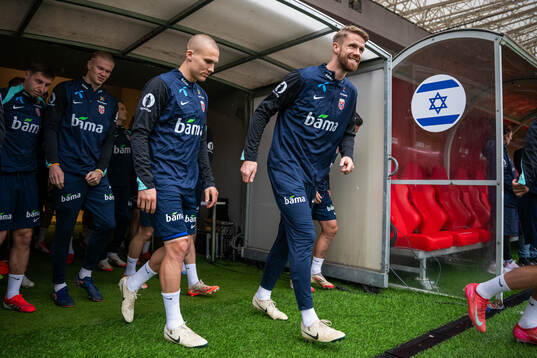 Leo Østigård and Kristoffer Ajer of the Norwegian