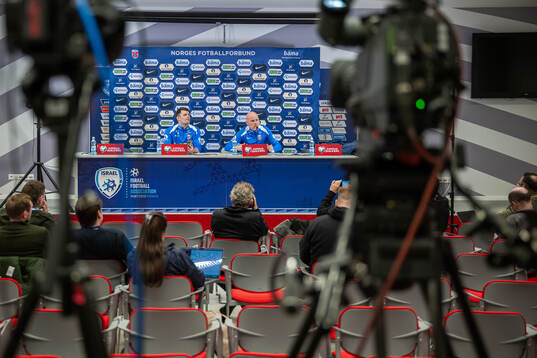 Press officer Morten Morisbak Skjønsberg and head coach