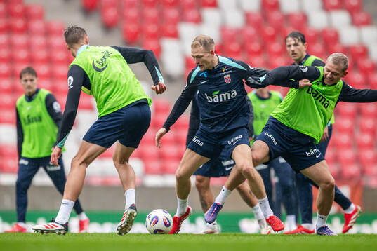 Andreas Hanche-Olsen and Julian Ryerson of the Norwegian