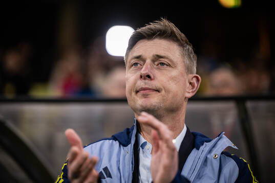 Head coach Jon Dahl Tomasson of Sweden