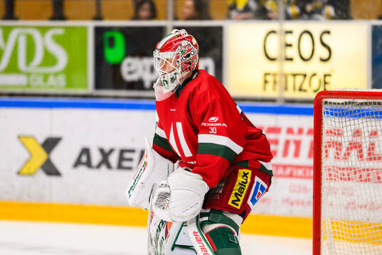 Modos målvakt Lassi Lehtinen  match sex i kvalet till SHL