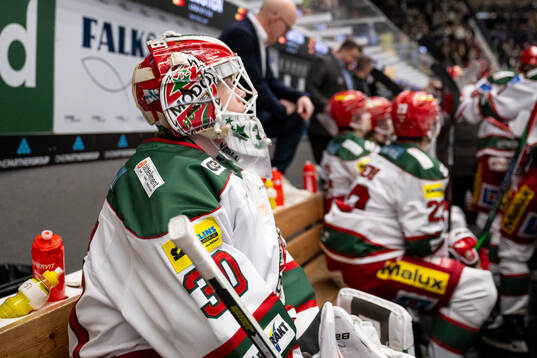 Modos målvakt Lassi Lehtinen deppar
