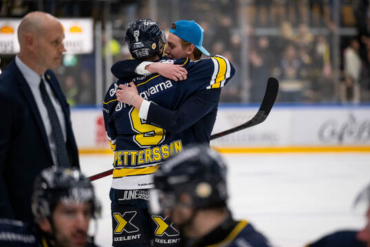 HV71s spelare jublar