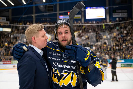 HV71s tränare Anton Blomqvist och Joona Luoto