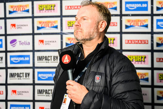 Modos sportchef Henrik Gradin deppar