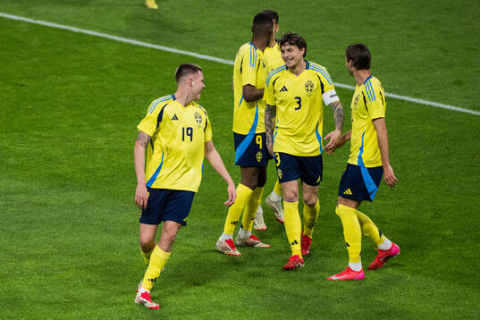 Emil Holm and Victor Nilsson Lindelöf of Sweden