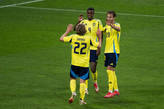 Alexander Isak of Sweden celebrating the 4-0 goal