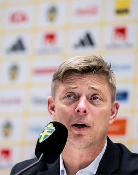 Head coach Jon Dahl Tomasson of Sweden
