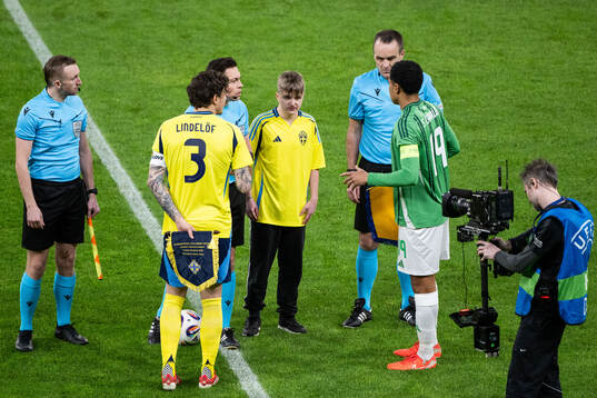 A boy from Min stora dag with Victor Nilsson Lindelöf of