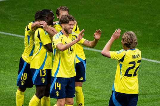 Anton Salétros and Sebastian Nanasi of Sweden celebrates