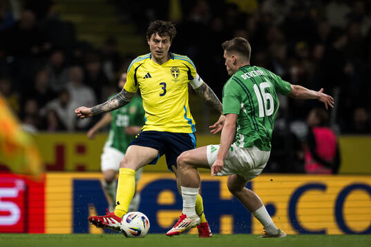 Victor Nilsson Lindelöf of Sweden and Justin Devenny of
