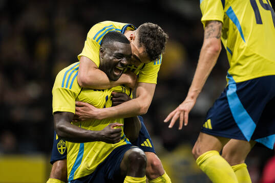 Ken Sema celebrate with Yasin Ayari and Anton Salétros of