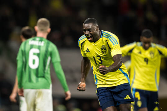 Ken Sema of Sweden celebrating his 3-0 goal