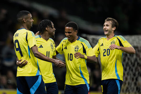 Alexander Isak, Anthony Elanga, Niclas Eliasson, and