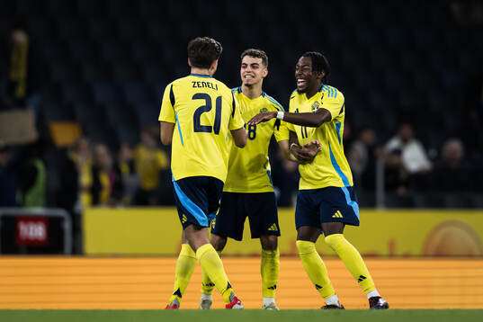 Besfort Zeneli, Yasin Ayari, and Anthony Elanga of Sweden