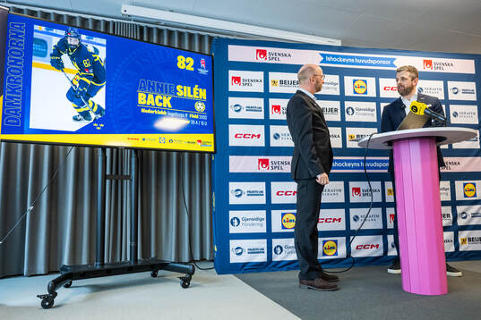 Media Manager Stefan Ladhe and Ulf Lundberg, Head Coach of