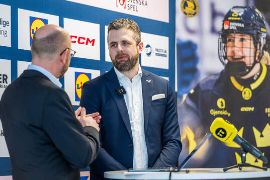Media Manager Stefan Ladhe and Ulf Lundberg, Head Coach of