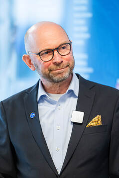 Media Manager Stefan Ladhe