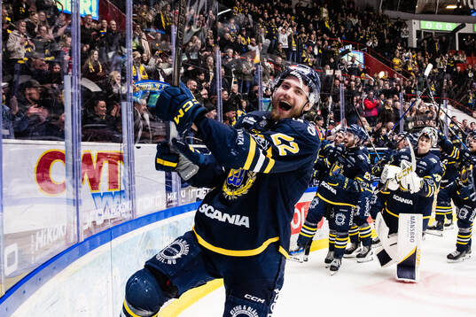 Bläddra bland fler bilder av Ishockey, Hockeyallsvenskan, Kvartsfinal 5, Södertälje - Kalmar