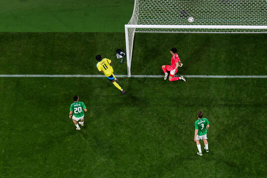 Anthony Elanga of Sweden celebrates
