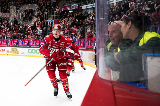 Timrås Erik Walli Walterholm jublar