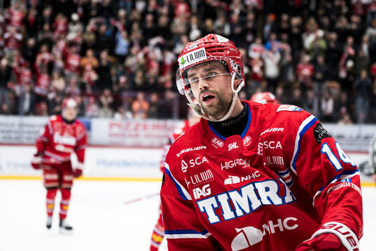 Timrås Emil Pettersson jublar