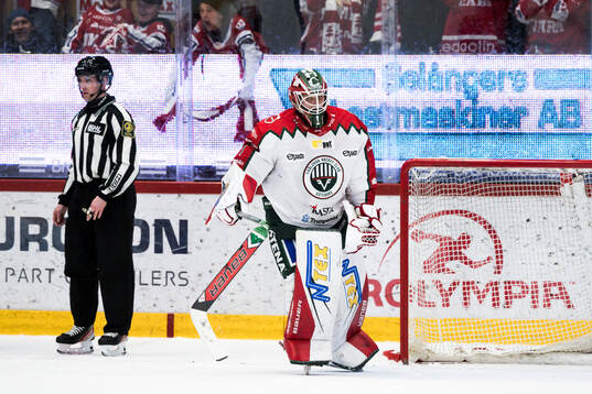 Frölundas målvakt Lars Johansson deppar