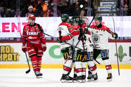 Frölundas Arttu Ruotsalainen jublar