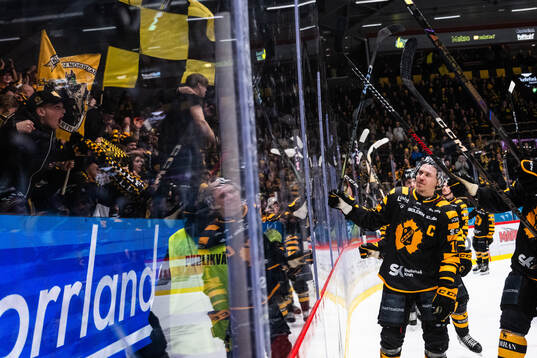 Skellefteås Pär Lindholm jublar
