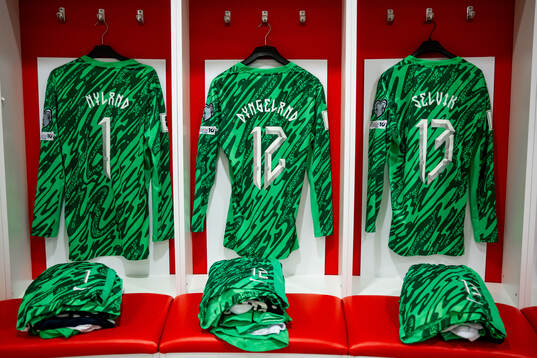 The kits of goalkeepers Ørjan Håskjold Nyland, Mathias