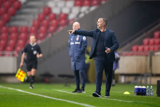 Head coach Ran Ben Simon of Israel