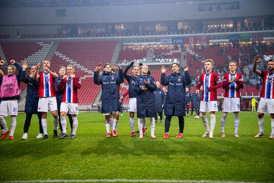 Players of Norway celebrate