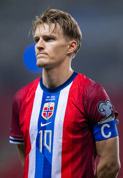 Martin Ødegaard of Norway line up