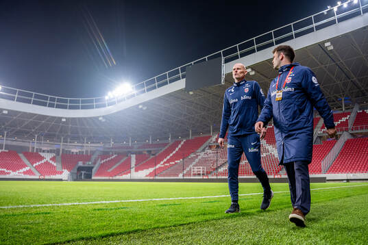 Ståle Solbakken, head coach of Norway, and press officer