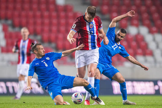 Sean Goldberg of Israel, Alexander Sørloth of Norway and