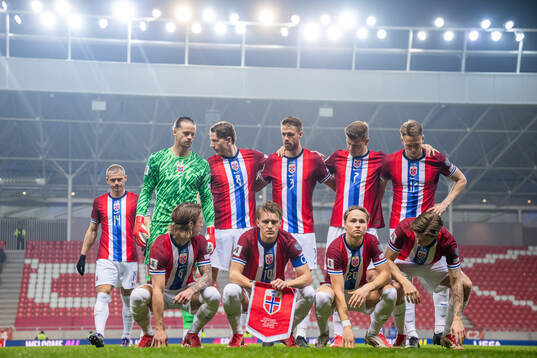 Martin Ødegaard, Andreas Schjelderup and players of Norway