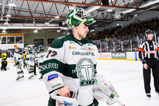 Tingsryds målvakt Pontus Eltonius deppar