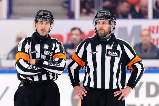 Domare Kristoffer Folkstrand och Domare Marcus Linde