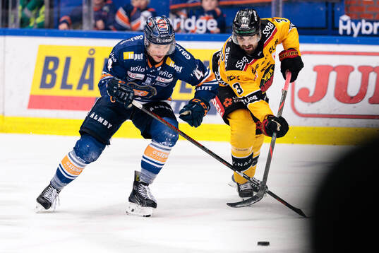 Växjös Keegan Lowe och Luleås Frederic Allard