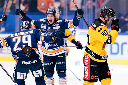 Växjös Sebastian Strandberg och Karl Henriksson jublar