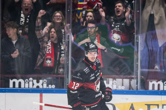 Malmö Redhawks Linus Öberg jublar