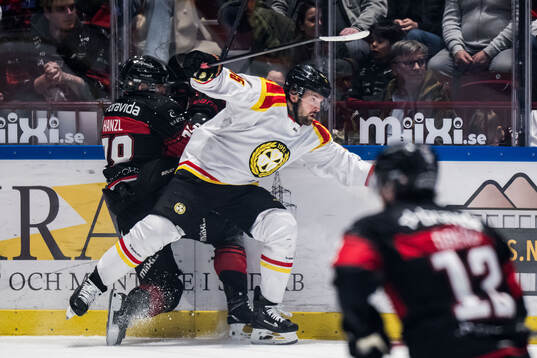 Malmö Redhawks Robin Hanzl och Brynäs Simon Bertilsson
