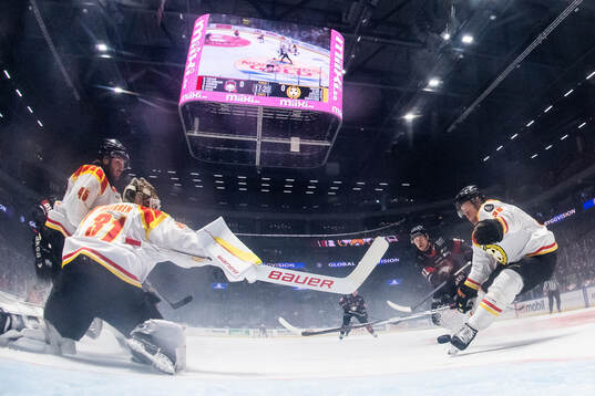 Malmö Redhawks Axel Sundberg gör 1-0 målet mot Brynäs